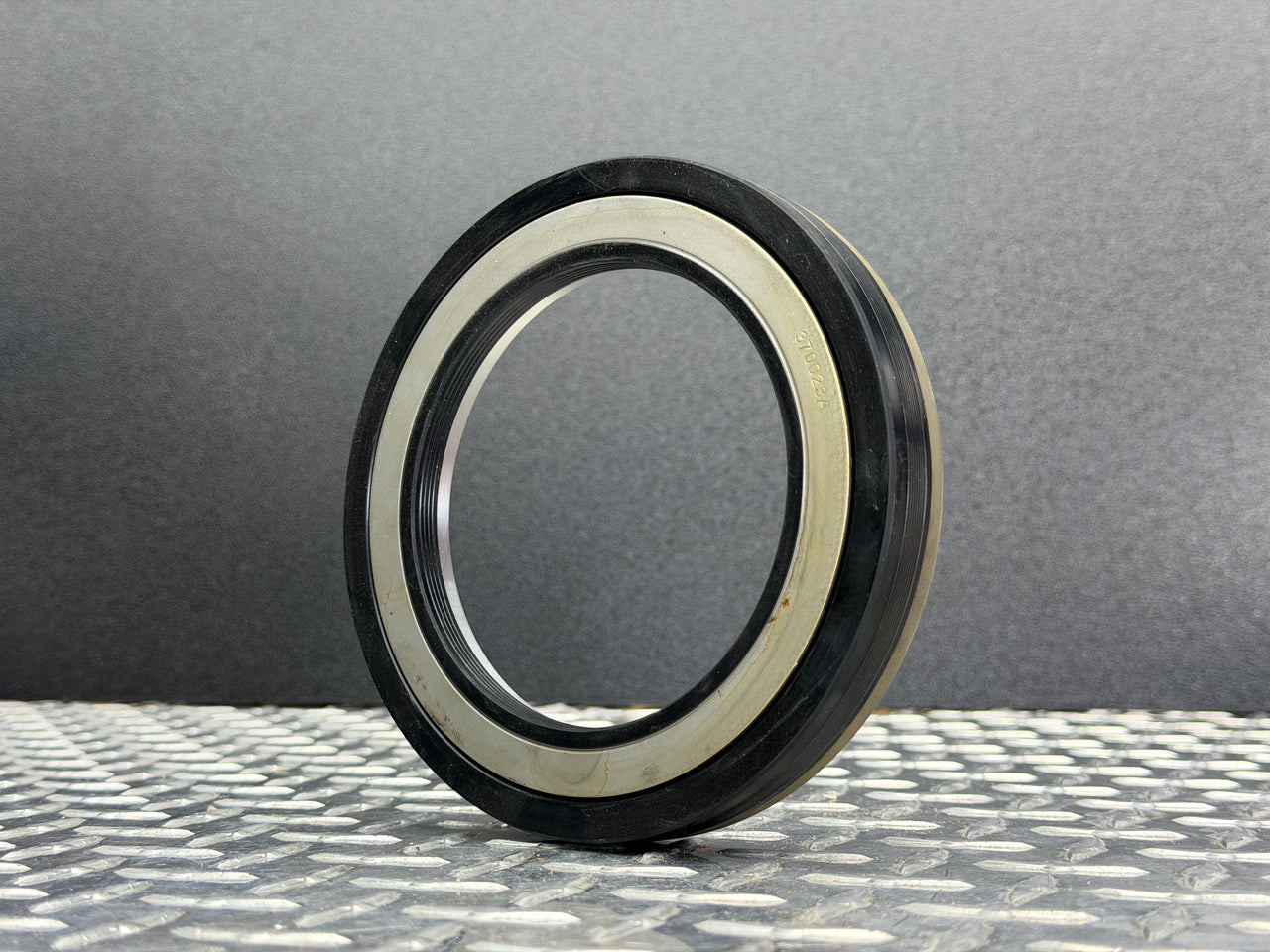 370048A Wheel Seal