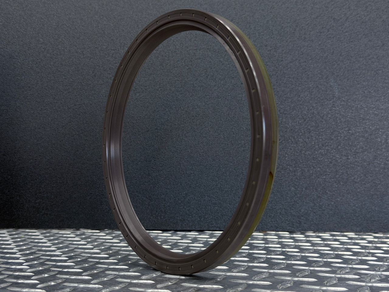 1543896 Volvo/Mack Rear Crankshaft Seal