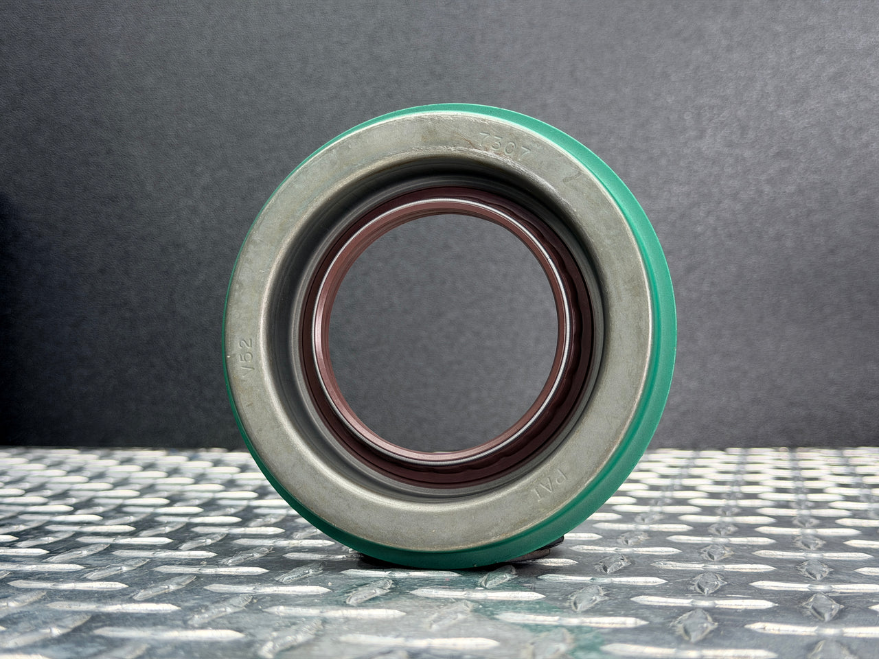 127721 Eaton 402 Rear Differential Seal