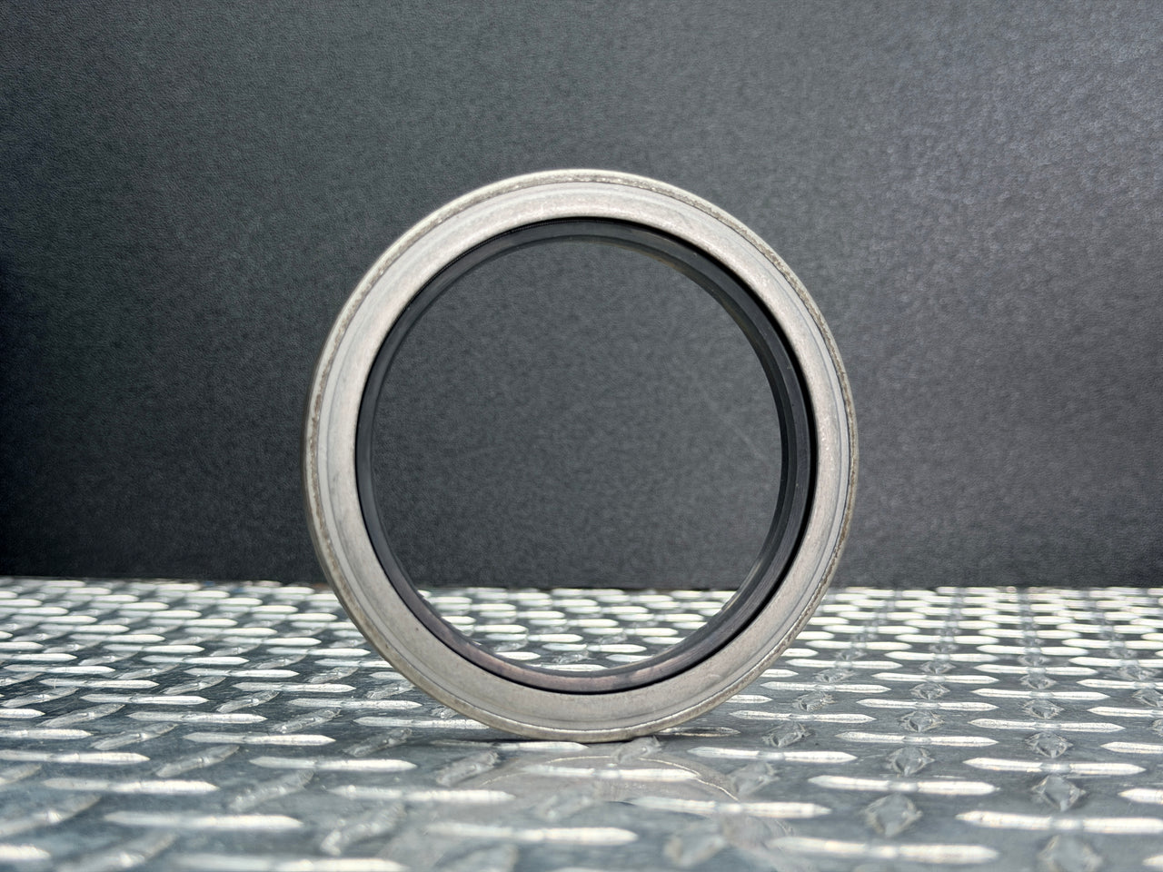 BOS-7310 Mack Transfer Case Input/Output Seal