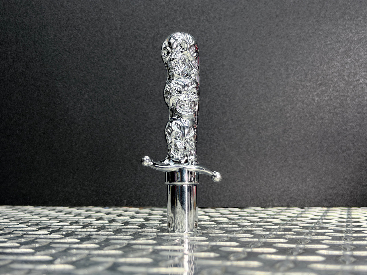 310-CAB-081 Skull Dagger Shift Knob Kit 13 15 18 Speed